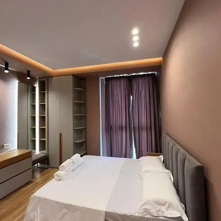 Your Local Experience, Apartment Tirana
