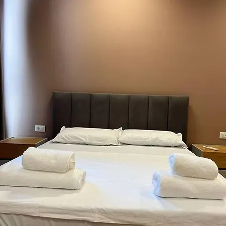 Apartment Your Local Experience, Tirana